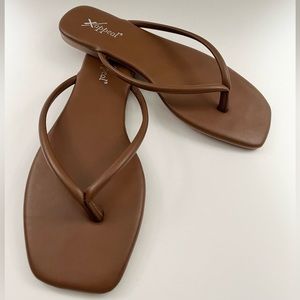 Xappeal Women’s Square Toe Flip Flop / Sandals Size 6 New